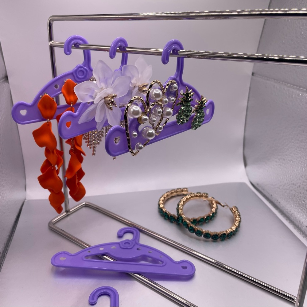 Earrings hanger